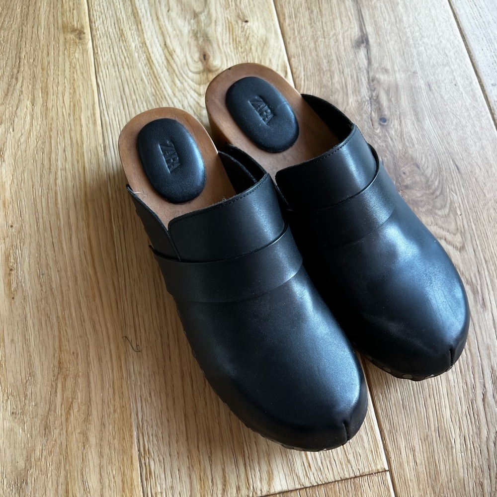 STUDDED LEATHER SABOTS CLOGS ZARA BLACK